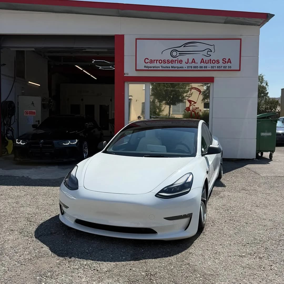 Tesla Model 3 Performance — face avant